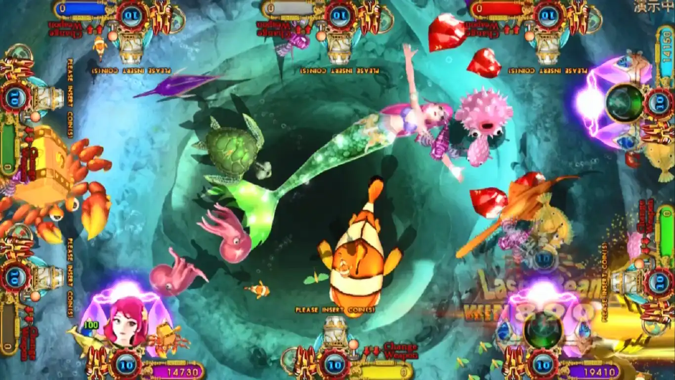 玩家操控炮台射击多彩鱼群的海底场景